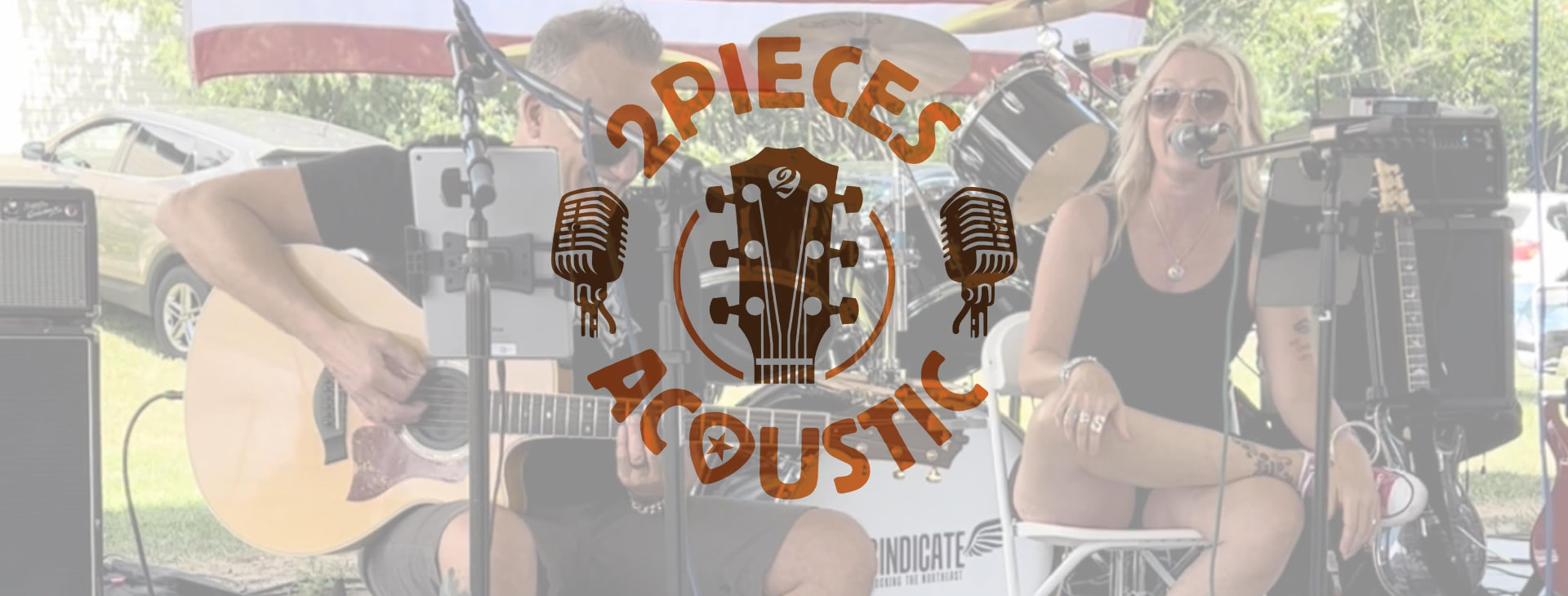 2 Pieces Acoustic performing outdoors
